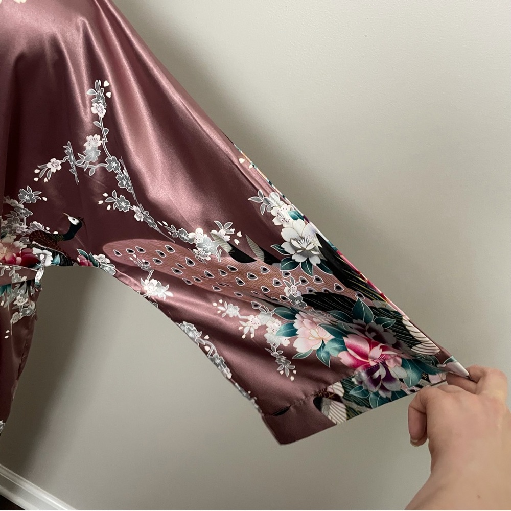 Kim and Ono Robe Kimono Charmeuse Asian Floral Silky Satin Long Pockets Pink - Picture 8 of 13